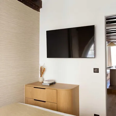 Refurbished - 2br 6p - Chatelet