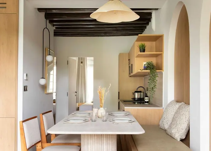 Refurbished - 2br 6p - Chatelet