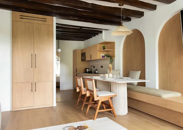 Refurbished - 2br 6p - Chatelet Parijs