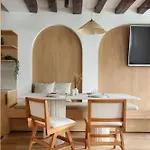 Refurbished - 2br 6p - Chatelet Apartment Paris
